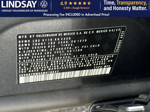 Certified 2025 Volkswagen Tiguan SE R-Line image 26
