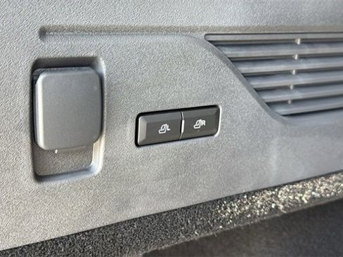 New 2026 Lincoln Nautilus Reserve w/ Jet Appearance Package image 16