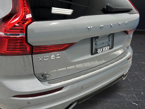 Used 2025 Volvo XC60 B5 Ultra w/ Protection Package Premier AWD/4WD image 39