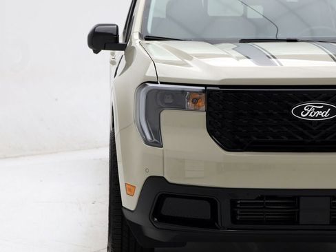 New 2025 Ford Maverick Lariat w/ Black Appearance Package image 4