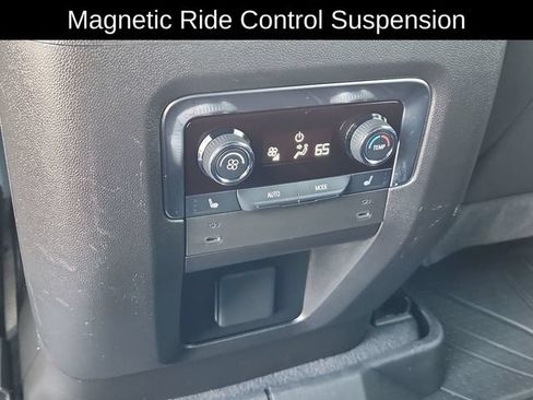 Used 2025 Chevrolet Suburban High Country AWD/4WD image 28