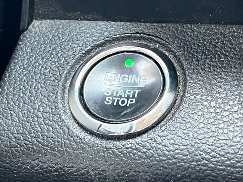 Used 2018 Ford F150 Lariat w/ Equipment Group 502A Luxury AWD/4WD image 16