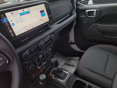 New 2025 Jeep Wrangler Unlimited Rubicon image 17