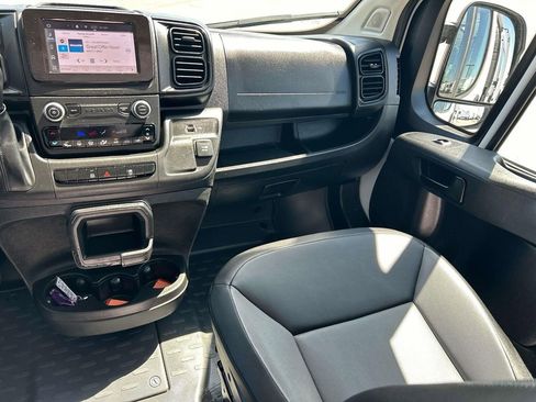Used 2024 RAM ProMaster 2500 w/ Convenience Group FWD image 18