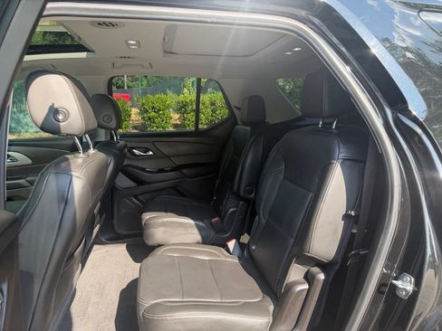 Used 2019 Chevrolet Traverse LT w/ LT Premium Package FWD image 19