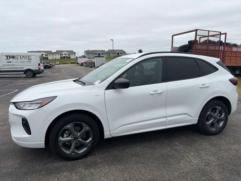 Used 2023 Ford Escape ST-Line w/ Tech Pack #1 AWD/4WD image 1
