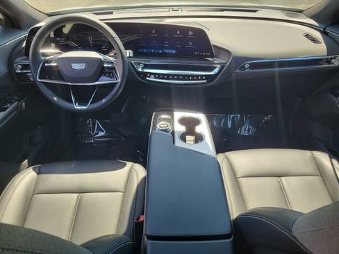Certified 2024 Cadillac Lyriq Tech w/ Driver Assist Package AWD/4WD image 17