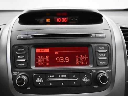 Used 2014 Kia Sorento LX image 14