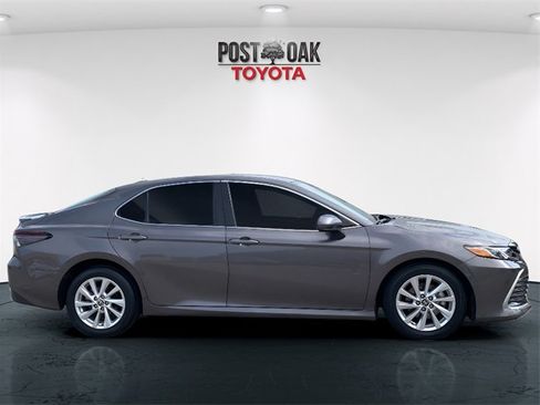 Used 2023 Toyota Camry LE image 8