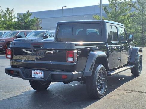 New 2025 Jeep Gladiator Sport image 34