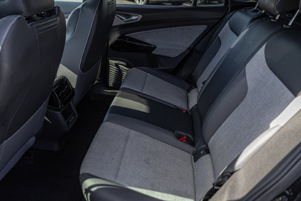 Certified 2023 Volkswagen ID.4 Pro RWD image 27