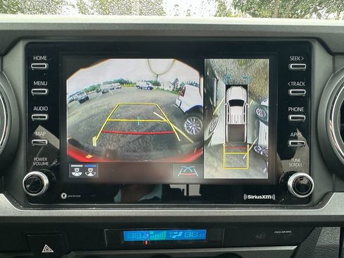 Used 2023 Toyota Tacoma TRD Sport image 5