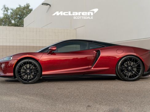 Used 2023 McLaren GT image 4