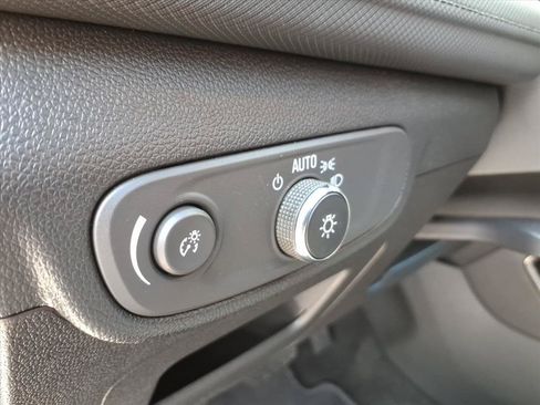 Used 2025 Chevrolet TrailBlazer LT AWD/4WD image 20