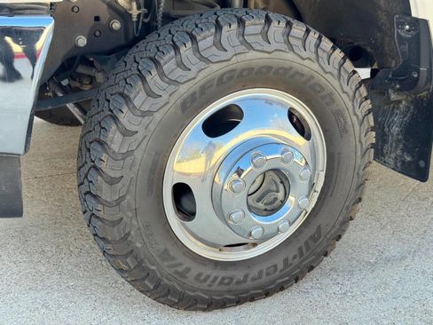 Used 2017 Ford F350 Lariat w/ FX4 Off-Road Package image 28