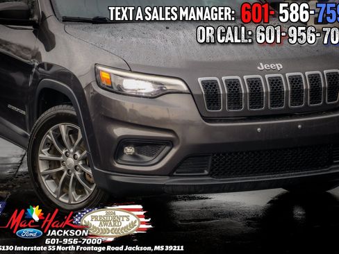 Used 2019 Jeep Cherokee Latitude Plus image 3