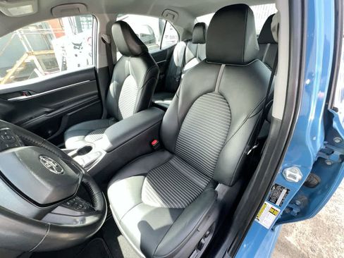 Used 2023 Toyota Camry SE FWD image 11