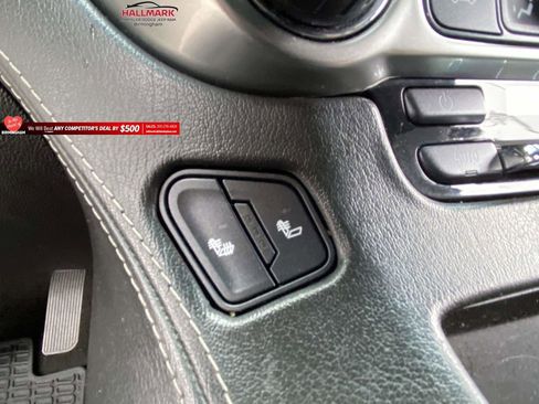 Used 2016 Chevrolet Suburban LT image 20