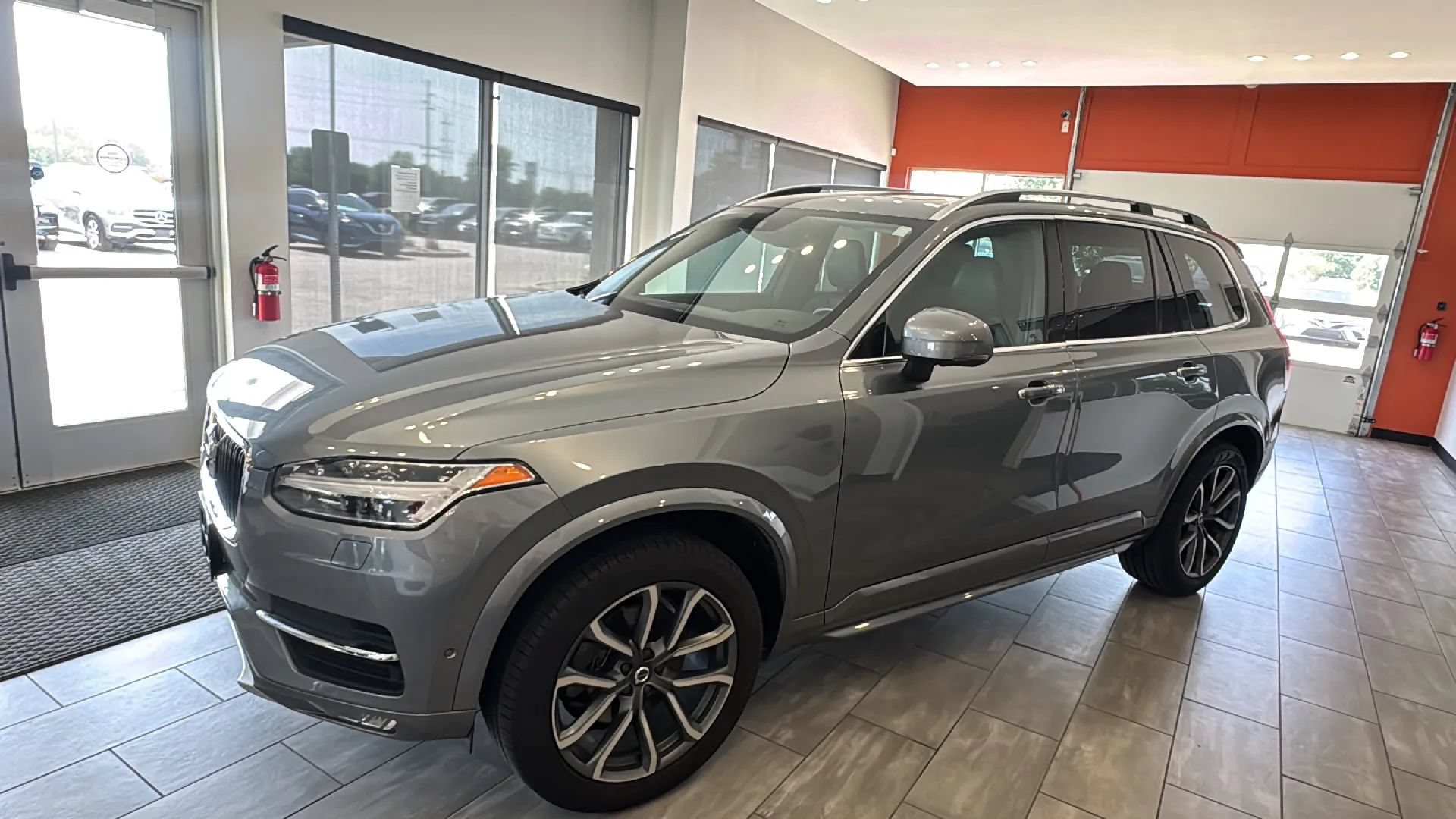 Used 2017 Volvo XC90 T6 Momentum w/ Vision Package AWD/4WD image 12