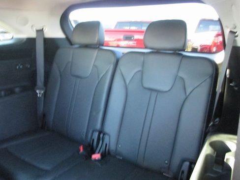 Used 2023 Kia Sorento SX Prestige image 17