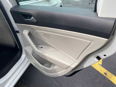 Used 2024 Volkswagen Jetta SE FWD image 28