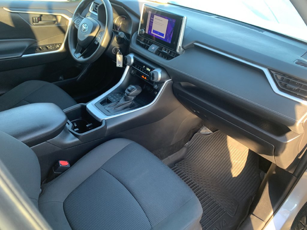 Used 2024 Toyota RAV4 LE AWD/4WD image 18