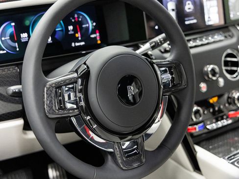 New 2026 Rolls-Royce Cullinan Black Badge image 36