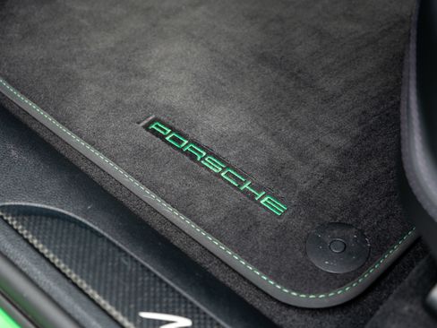 Certified 2025 Porsche Macan GTS AWD/4WD image 29