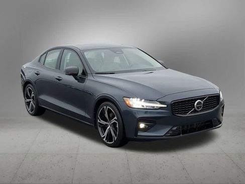 Used 2024 Volvo S60 B5 Plus image 8