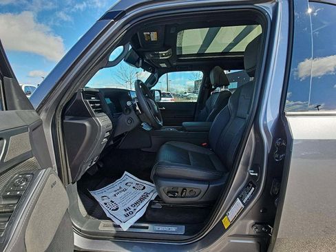 Used 2024 Lexus GX 550 w/ Accessory Package (31) image 5