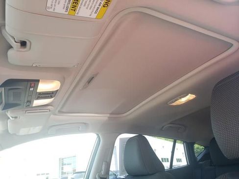 Used 2024 Subaru Crosstrek 2.0i Premium image 16