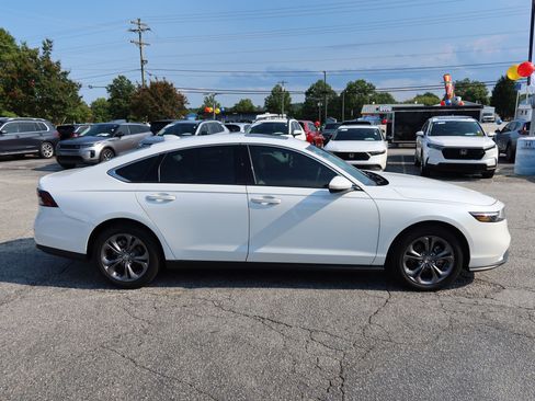 Certified 2024 Honda Accord EX image 3