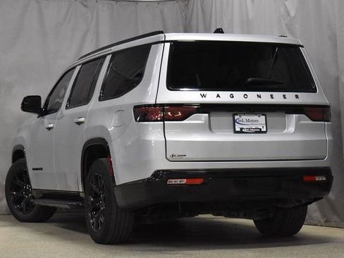 Used 2024 Jeep Wagoneer Series II image 7