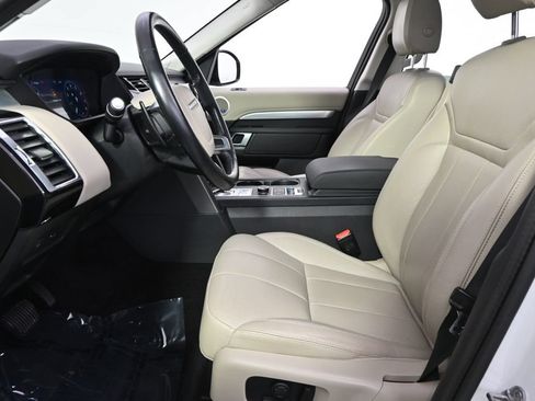 Used 2020 Land Rover Discovery Landmark AWD/4WD image 13