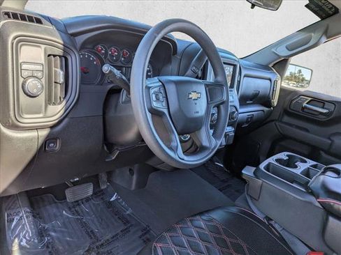 Used 2024 Chevrolet Silverado 1500 Custom image 10