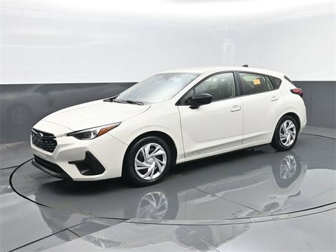 Used 2024 Subaru Impreza 2.0i image 2