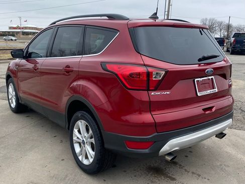 Used 2019 Ford Escape SEL image 3