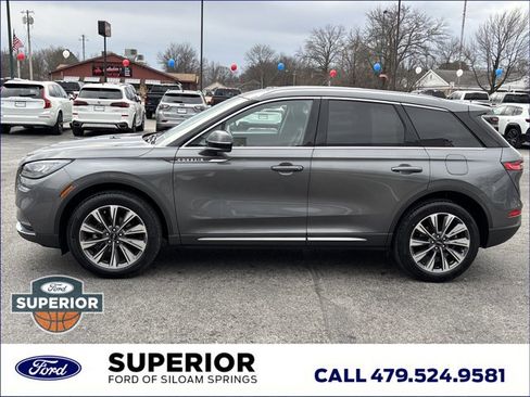 Used 2022 Lincoln Corsair Reserve image 9