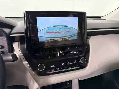 Used 2024 Toyota Corolla Cross L image 16