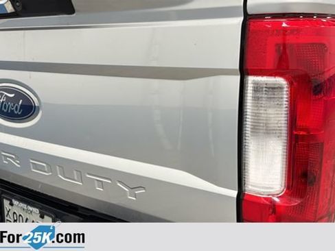 Used 2019 Ford F250 Lariat w/ Lariat Value Package AWD/4WD image 39