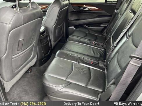 Used 2015 Cadillac Escalade 2WD image 16