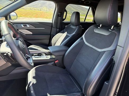 Used 2025 Ford Explorer ST AWD/4WD image 15