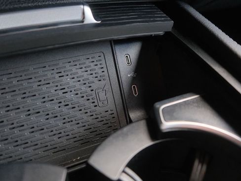 Used 2025 Mercedes-Benz GLE 450e 4MATIC image 29