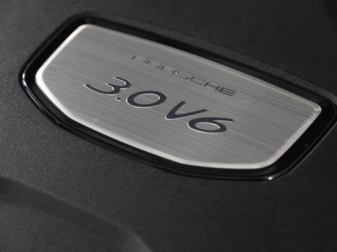 Used 2023 Porsche Cayenne Coupe image 31