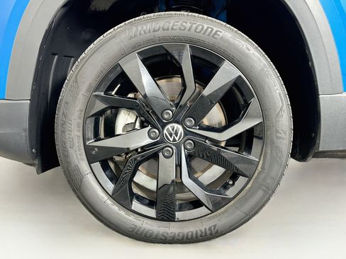 Used 2023 Volkswagen Taos SE w/ Black Wheel Package FWD image 11