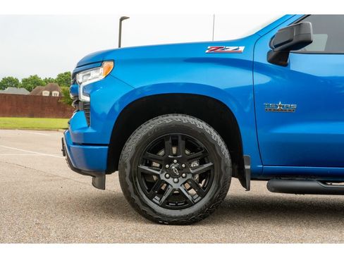Used 2023 Chevrolet Silverado 1500 RST w/ Z71 Off-Road Package AWD/4WD image 10