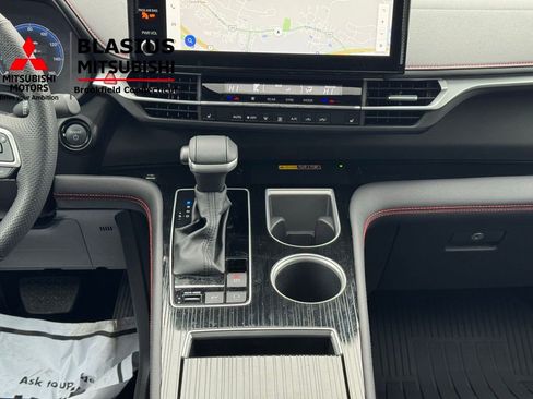 Used 2025 Toyota Sienna XSE w/ XSE Plus Package image 29