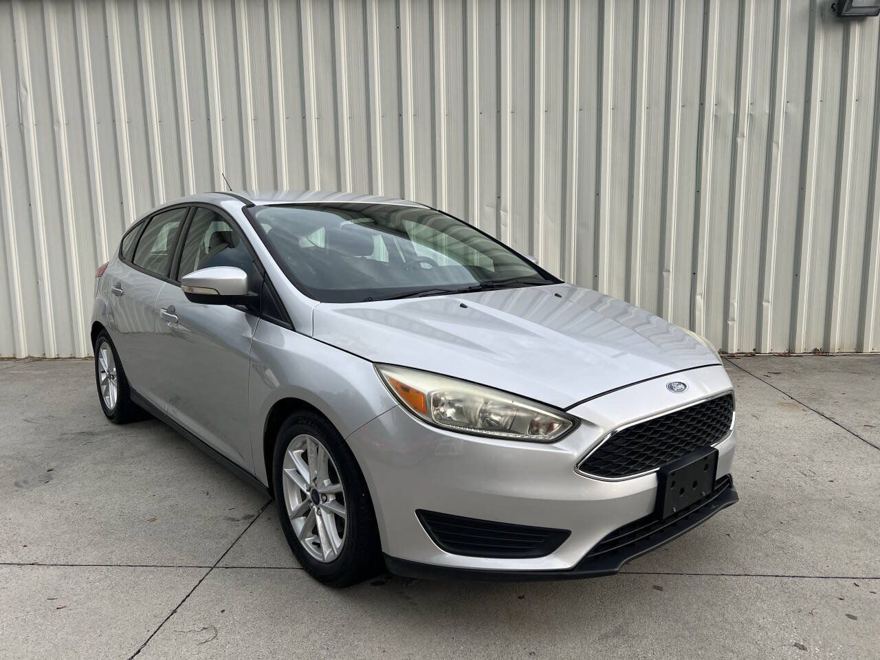 Used 2016 Ford Focus SE FWD image 1