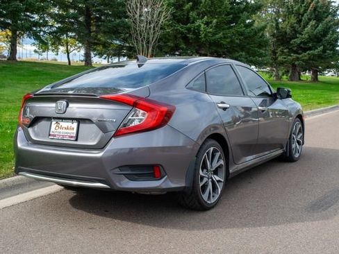 Used 2019 Honda Civic Touring image 6