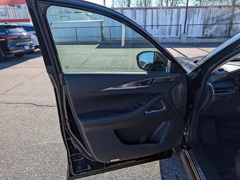 New 2026 INFINITI QX60 Luxe w/ Family Package image 8